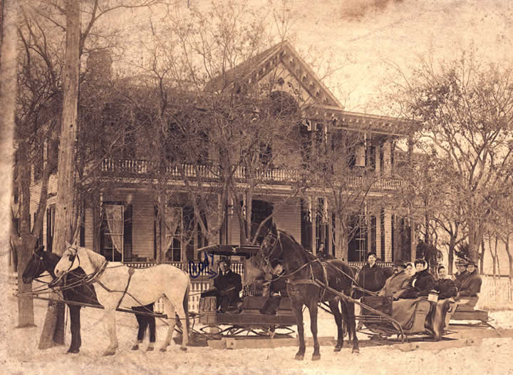 The family sleigh ride in 1901 The family sleigh ride in 1901