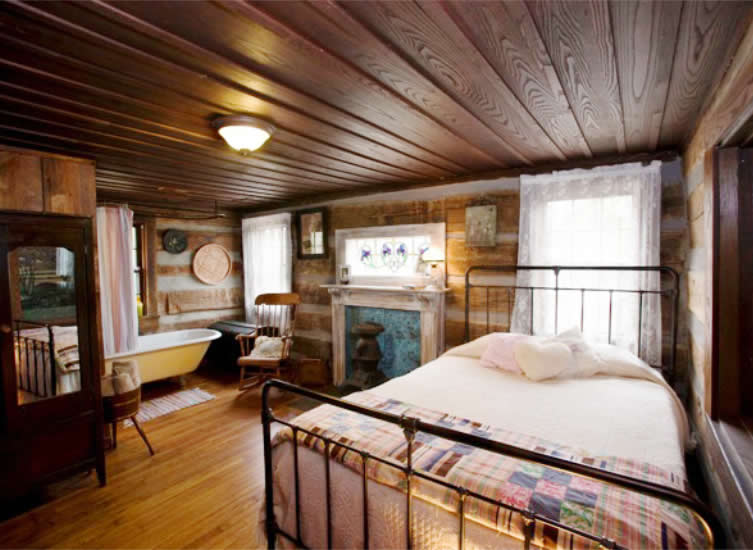 The Iris Room at the Pioneer in the Great Smoky Mountains